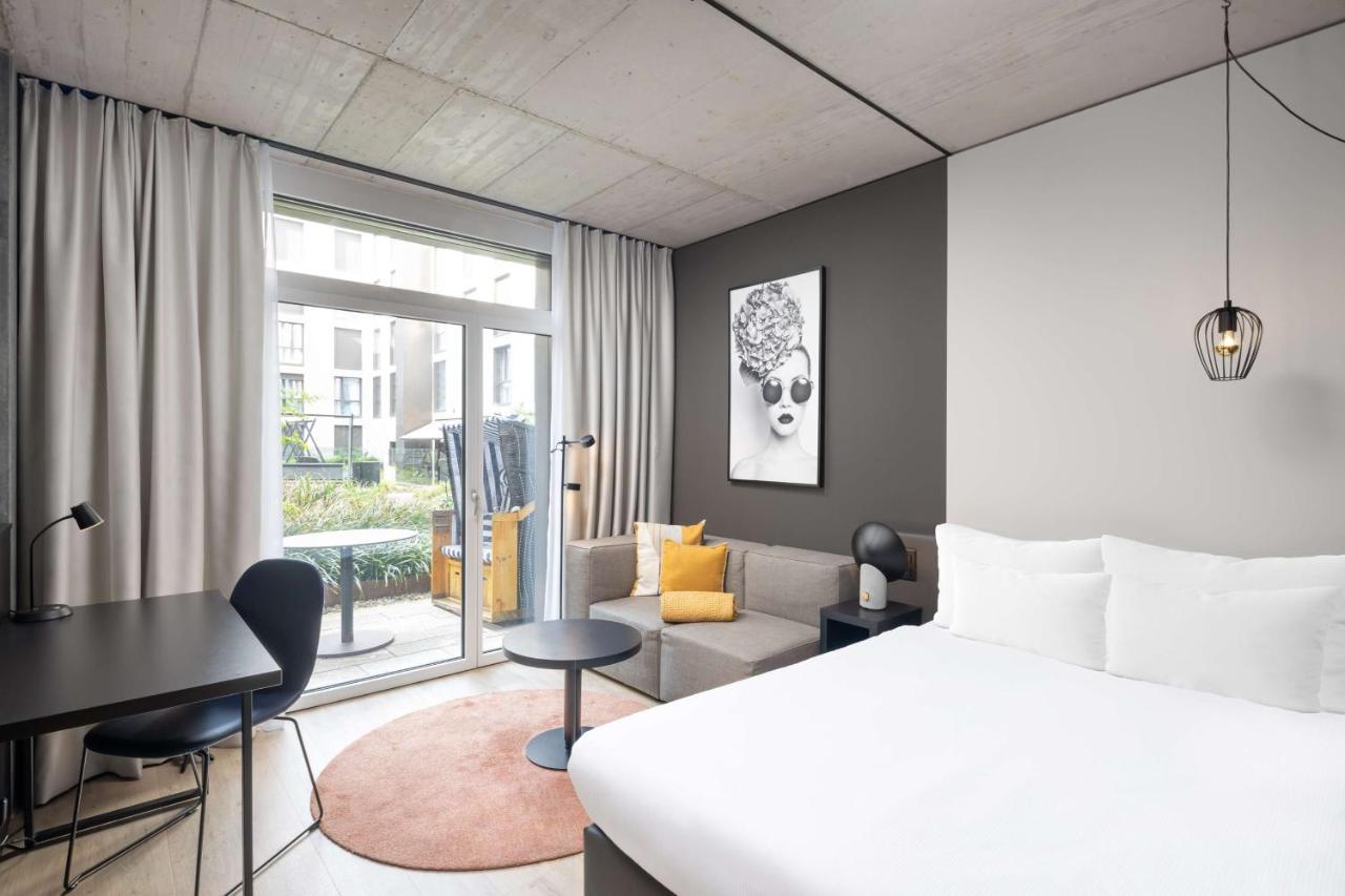 Radisson Hotel & Suites Zurich Opfikon-Glattbrugg Exteriör bild